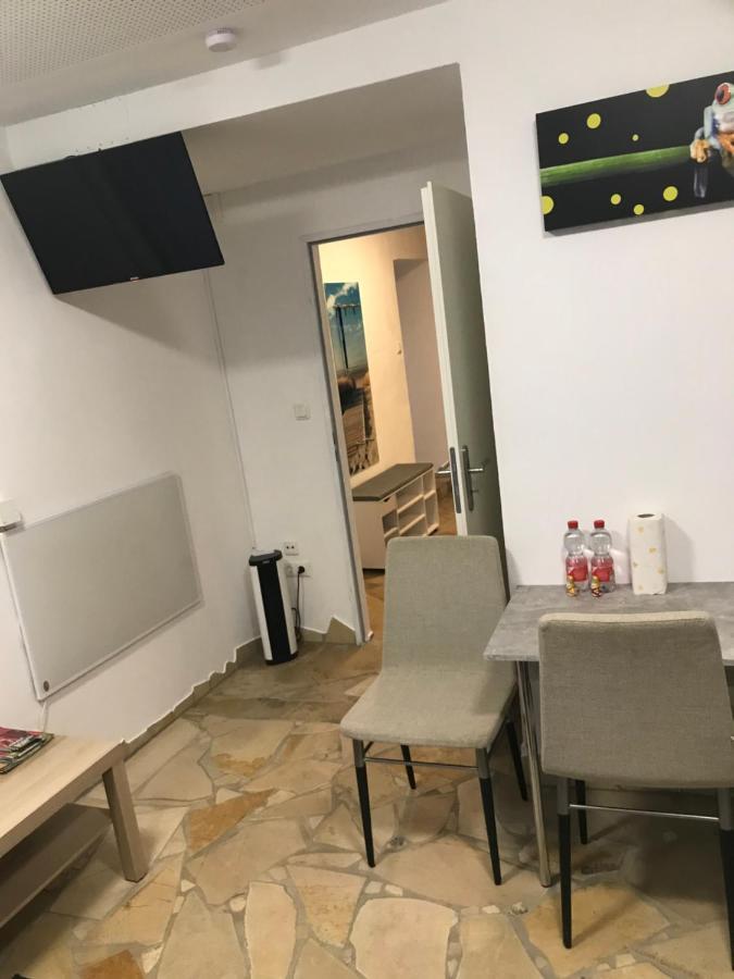 Haus Monika Apartment Solnhofen Екстериор снимка